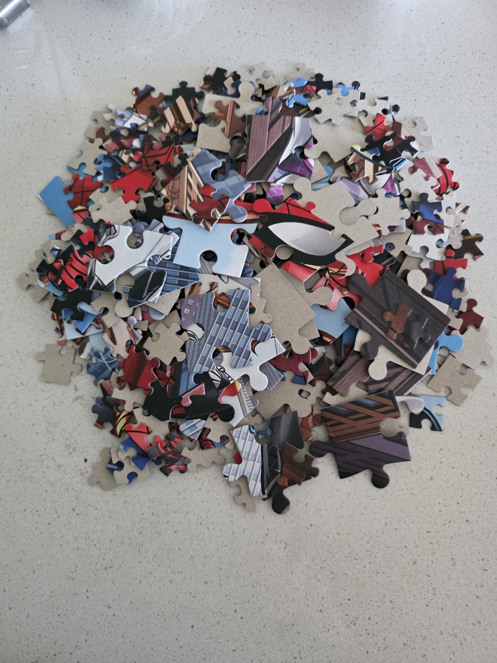 Marvel Spider-Man 400-Piece Puzzle - Red & Blue 396 Pieces 4 Pieces Missing - Picture 3 of 4